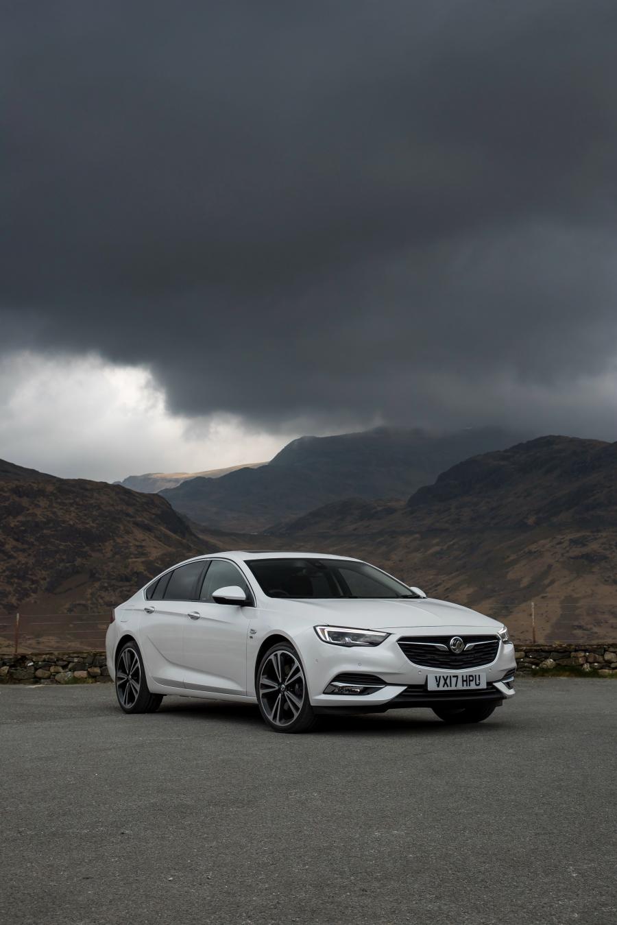  Vauxhall Insignia Grand Sport Turbo 4x4 2017 года  (фото 31 из 41)